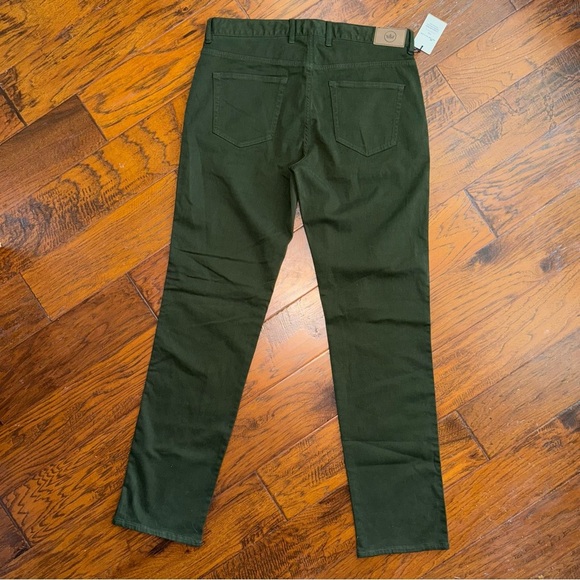 Peter Millar Crown Men’s Ultimate Sateen Five-Pocket Pant in Dark Olive - Picture 13 of 15